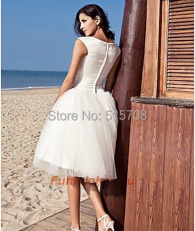 מכירה חמה קטנה חתונה לבנה שמלות כדור פשוט שמלת תכשיט באורך הברך סאטן מחוך טול שמלת כלה.