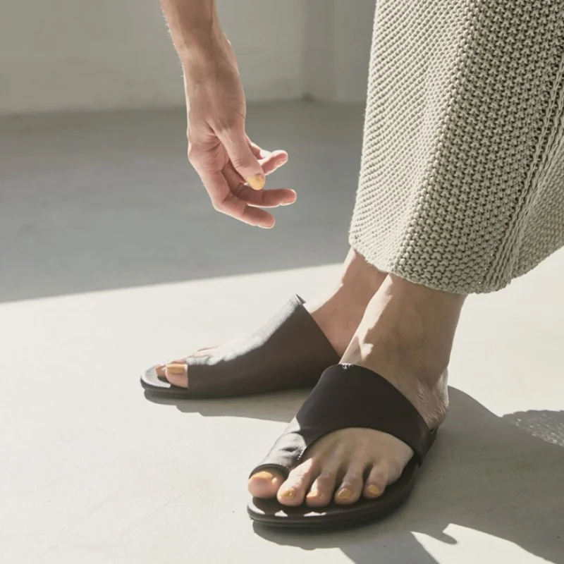 עור אמיתי כפכף קיץ חיצונית חוף נעלי אופנת רחוב לאופנה כל-התאמה נשים נעלי בית שטוח עם יפן פאטוס Mujer