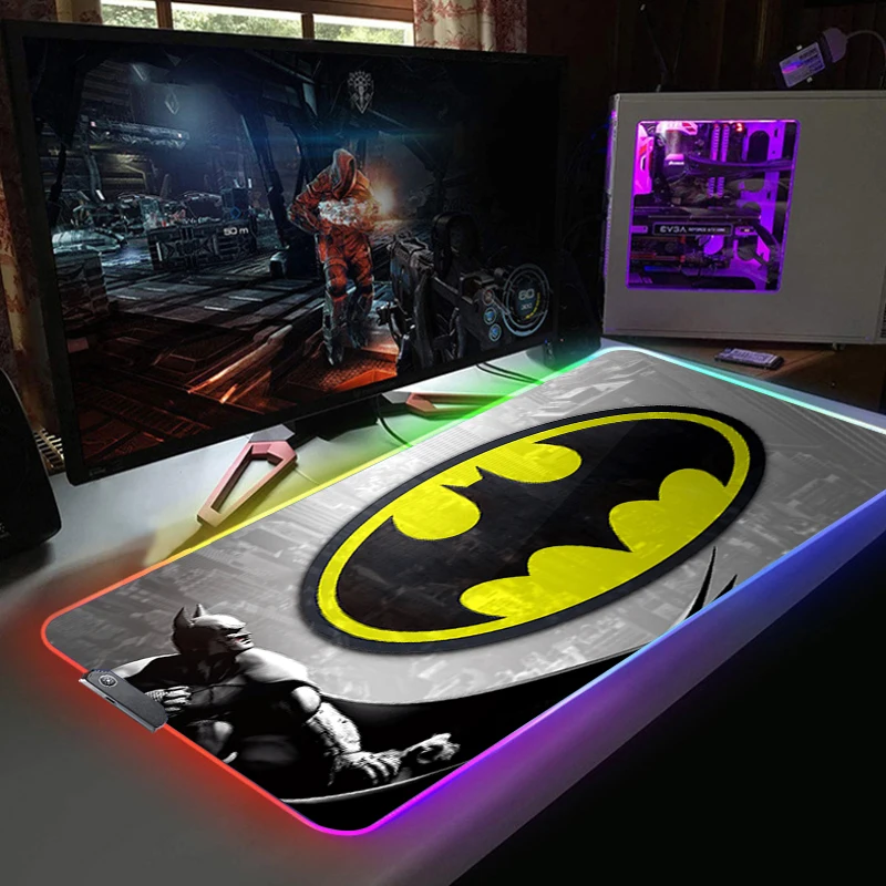 RGB Mause משטח Batmans לוגו מחצלת עכבר גיימר Pc להשלים אביזרי המשחקים מקלדת המחשב השולחן מחצלות Led Backlit Mousepad קווית