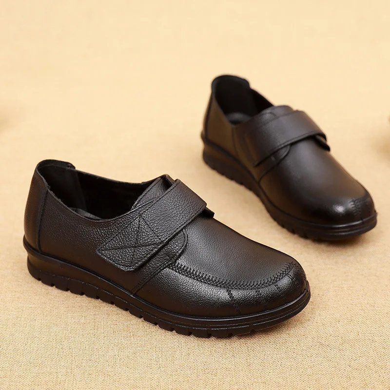 2023 אביב סתיו חדש עור רך נשים נעלי נשים Slip-on מזדמנים שטוחות נעליים אמא אחת נעלי משלוח חינם