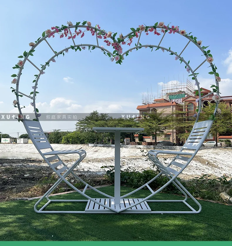 ריהוט גן בצורת לב קלטת שילוב גינת חצר עמיד למים, קרם הגנה שולחן כיסא רהיטים