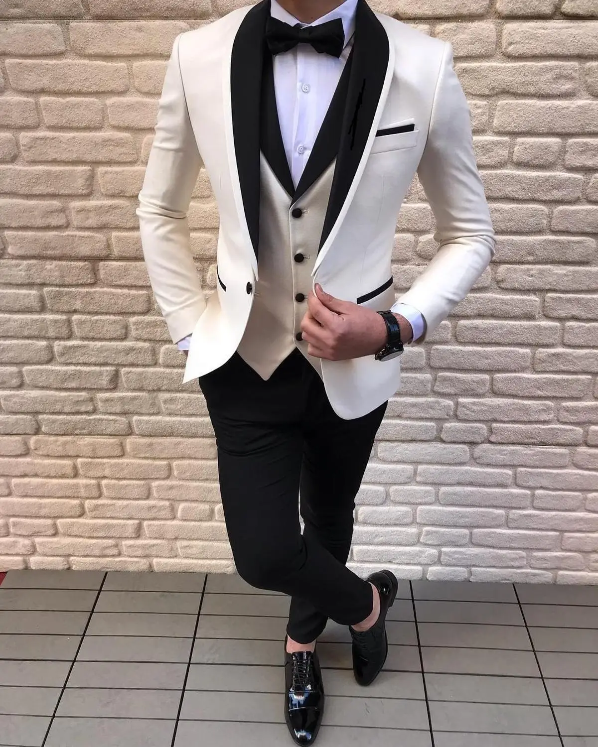 לבן שסף Mens חליפות 3 פיסת הצעיף השחור דש מזדמן החתן חליפות חתונה השושבינים חליפות גברים 2021 (בלייזר+אפוד+מכנסיים)
